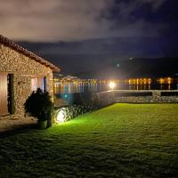 The Little Stone House by the Lake: Kesriye, Aristotelis Kesriye Ulusal Havaalanı - KSO yakınında bir otel