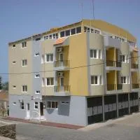 Residencial Pôr do Sol, hotel di Porto Novo