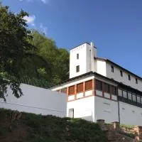 Domaine du Haut-Koenigsbourg، فندق في أورشويليه