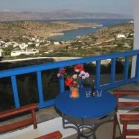 Aiolos Iraklia، فندق في إيراكليا