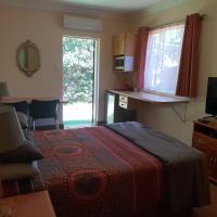 Accommodation@Bourne, hotel near Waterkloof (FAWK) - WKF, Centurion