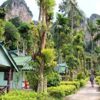 Chill Out Bar and Jungle Bungalows, hotel em Krabi