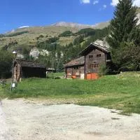 Cocon، فندق في La Tour