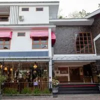 Baratha Hotel & Resto, hotel i Bondowoso