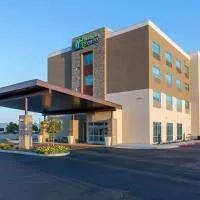 Holiday Inn Express Visalia-Sequoia Gateway Area by IHG, מלון בויסאליה