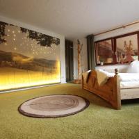 Luxus Appartement Schwarzwald bei Freiburg 4 Schlafzimmer Sauna Grill, hotel in Sölden