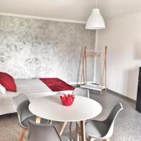 Red Tower Venice - 2 mins from VCE Airport- free Wifi