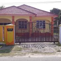 Farah Banglo Homestay Kemasik、Kemasikのホテル