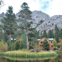 Double Eagle Resort and Spa، فندق في جيون ليك