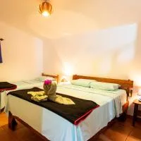 Pochote Lodge, hotel di Guayabos