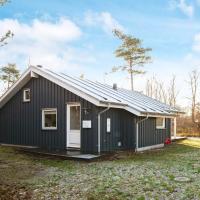 Three-Bedroom Holiday home in Grenaa 2, hotel in Grenå