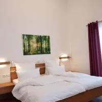 Gästehaus Staudenschloss, hotel em Mickhausen