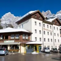 Viesnīca Albergo Antelao pilsētā Sanvito di Kadore