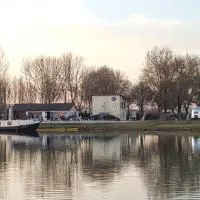 CAMPING LES HERLEQUINS, hotel em Losne