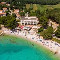 Centinera Resort، فندق في بولا