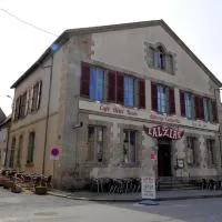 Viesnīca L'Alzire - Logis Auberge Culturelle pilsētā Jarnages