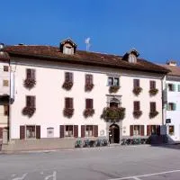 Viesnīca Albergo Alle Alpi pilsētā Comeglians