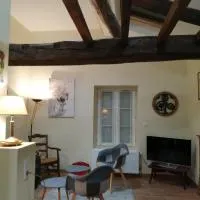Le Bord d'eau, hotell sihtkohas Montbard