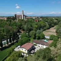 L'Isolo b&b e case vacanza, hotel i Monzambano