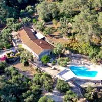 Paxos' Villa - Pool & AC, hotel em Gaios