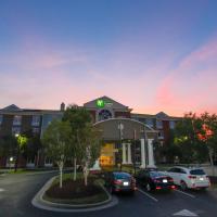 Holiday Inn Express Hotel & Suites Charleston - North, an IHG Hotel, готель в районі North Charleston, у Чарлстоні