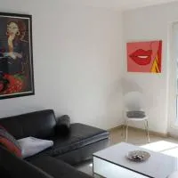 뢰스라트에 위치한 호텔 Große Wohnung 20 km von Köln bis zu 17 Personen