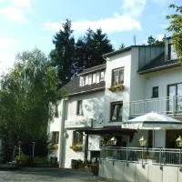 Waldpension zum Felsenkeller, hotel v destinaci Lichtenfels-Sachsenberg