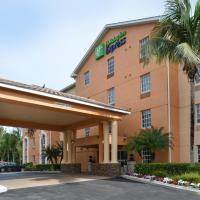 Holiday Inn Express Hotel & Suites Bonita Springs/Naples, an IHG Hotel, отель в городе Бонита-Спрингс