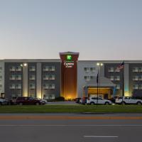 Holiday Inn Express Hotel & Suites Columbus, an IHG Hotel, hotel a prop de Aeroport de Karl Stefan Memorial - OFK, a Columbus
