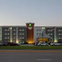 Holiday Inn Express Hotel & Suites Columbus by IHG、コロンバスのホテル