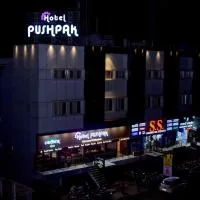 Hotel Pushpak, ξενοδοχείο σε Satara