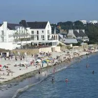 Les Sables Blancs โรงแรมในกงการ์โน