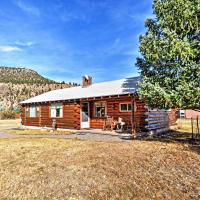South Fork Log Cabin with Beautiful Mountain Views!, hotel in South Fork