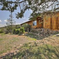 Peaceful Ranch Cabin with Scenic Views, 6 Mi to Town, hotel in Springerville