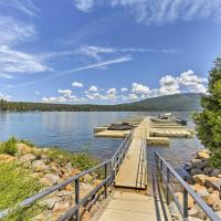 Charming House with Deck - Steps to Lake Almanor!, hotel in Lake Almanor