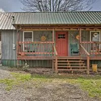 Remote Kentucky Cabin w/ Fire Pit & 2 Ponds, hotel en New Concord
