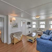 Peaceful Cottage with Grill - Steps to Matunuck Beach, hotel em South Kingstown