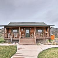 Rustic Cabin Near Palisade State Park with Deck!, hotel poblíž Salina-Gunnison Airport - SBO, Manti