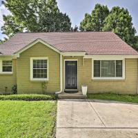 Nashville Home with Deck about 5 Mi to Broadway and Downtown