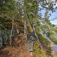 Cozy Stop Island Cabin with Boat Dock and Beach!, hotel perto de Aeroporto de Falls International - INL, International Falls