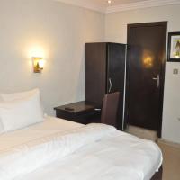 Triple Tee Hotel, hotell i Surulere i Lagos