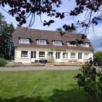 Le Cardinal B&B, hotel u gradu Annebault