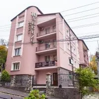 烏諾維奇大樓酒店,泰爾諾皮歐的飯店