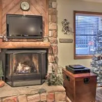 Cozy Angel Fire Condo < Half Mi to Resort!, Hotel in Angel Fire