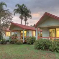 Flying Fish Point Tourist Park: Innisfail şehrinde bir otel
