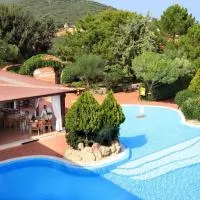 Colonna Hotel Du Golf, hotel i Marina di Portisco