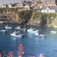 Bay House Lundy Port Isaac Apartment with Sea Views, hotel in Port Isaac