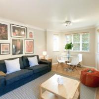 Central Spacious & Stylish Apartment with free Parking