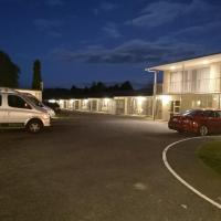 Twin Coast Adventures: Kaikohe, Kaikohe Havaalanı - KKO yakınında bir otel