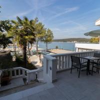 Apartman Hrabrić 2, hotel v Njivice